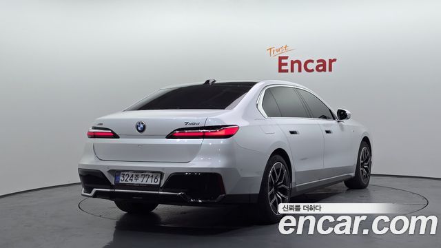 BMW 7-Series G70 740d xDrive M Sport - фото 1