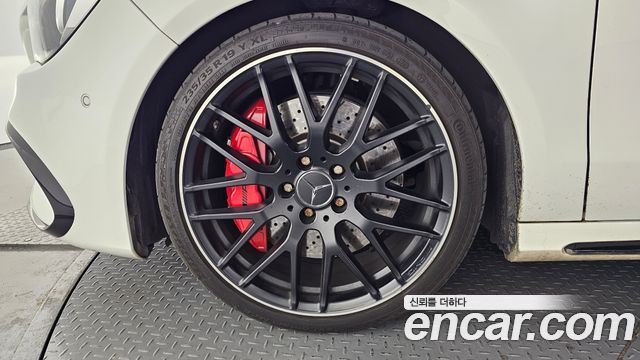 Mercedes-Benz CLA-Class C117 CLA45 AMG 4MATIC - фото 4
