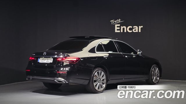 Mercedes-Benz E-Class W213 E450 4MATIC Exclusive - фото 1
