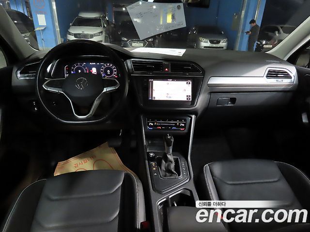 Volkswagen Tiguan 2.0 TSI Prestige - фото 4
