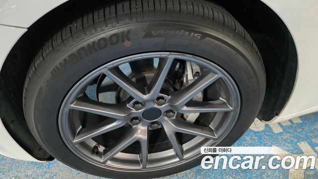 Tesla Model 3 Long Range AWD - фото 4