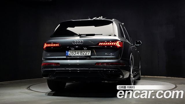 Audi Q7 55 TFSI Quattro Premium - фото 3