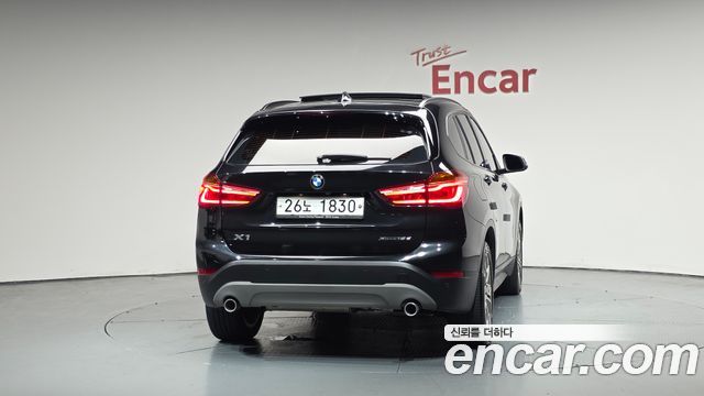 BMW X1 F48 xDrive 18d Joy - фото 3