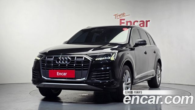 Audi Q7 45 TDI Quattro - фото 0