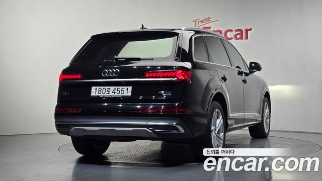 Audi Q7 45 TDI Quattro - фото 1