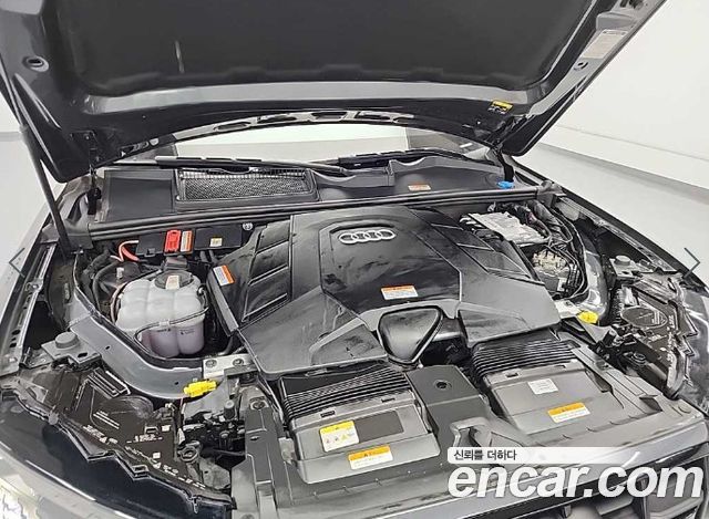 Audi Q7 55 TFSI Quattro Premium - фото 4