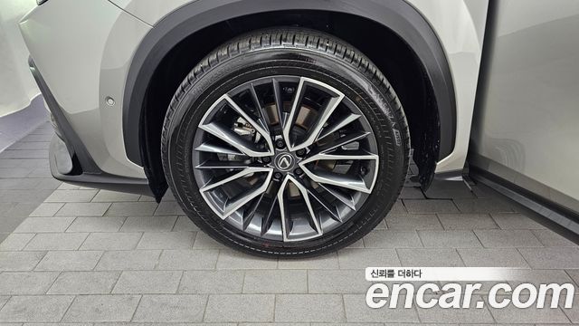 Lexus NX 2-го поколения Luxury - фото 4