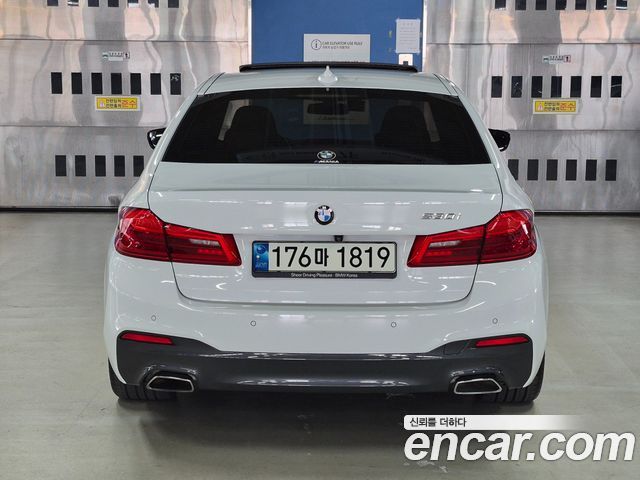 BMW 5-Series G30 530i M Sport Package Plus - фото 3