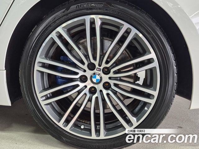 BMW 5-Series G30 530i M Sport Package Plus - фото 4