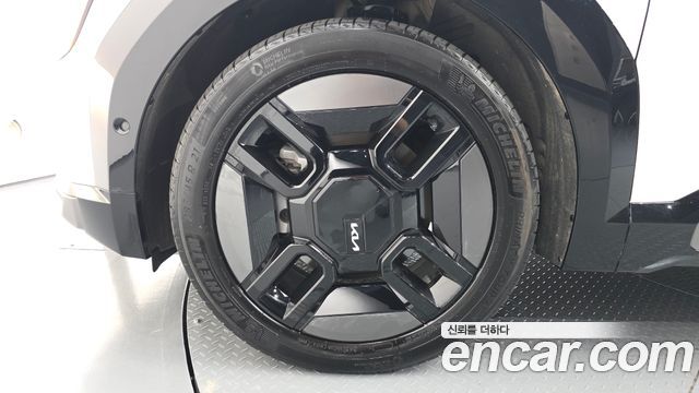 Kia EV9 Long Range 4WD GT Line - фото 4