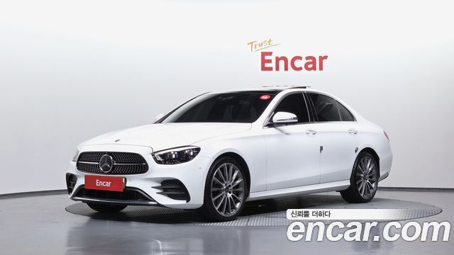 Mercedes-Benz E-Class W213 E350 4MATIC AMG Line - фото 0