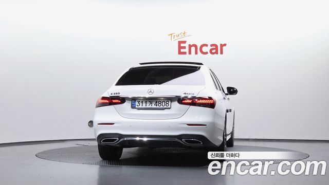 Mercedes-Benz E-Class W213 E350 4MATIC AMG Line - фото 3