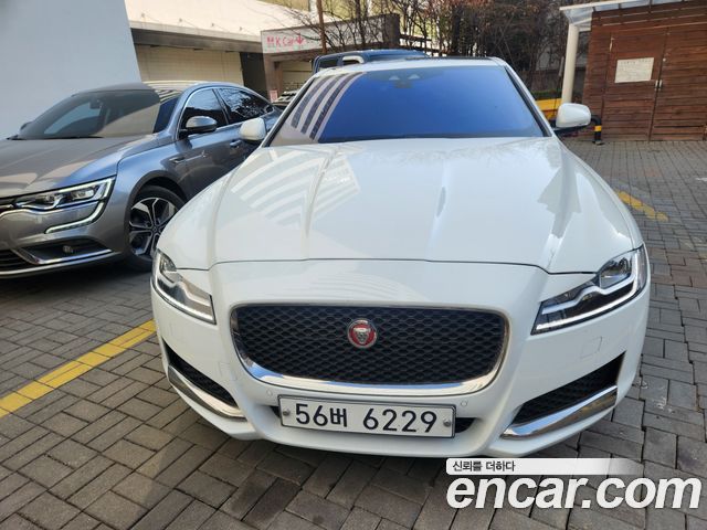 Jaguar XF X260 25t Portfolio - фото 0