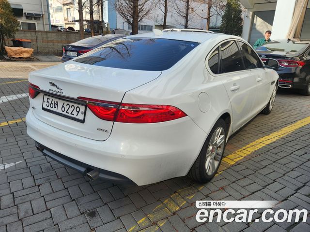 Jaguar XF X260 25t Portfolio - фото 4