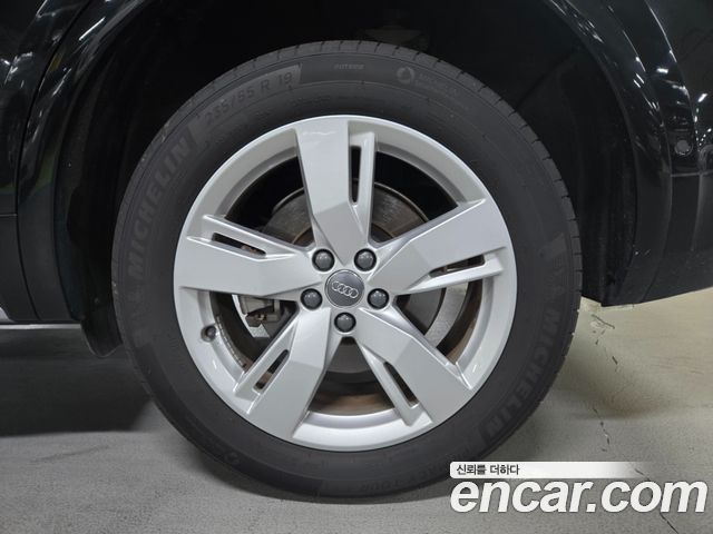 Audi Q5 FY 40 TDI Quattro Premium - фото 4