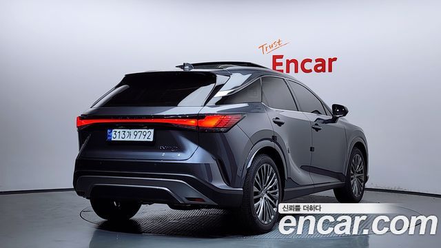 Lexus RX 5-го поколения Luxury - фото 1