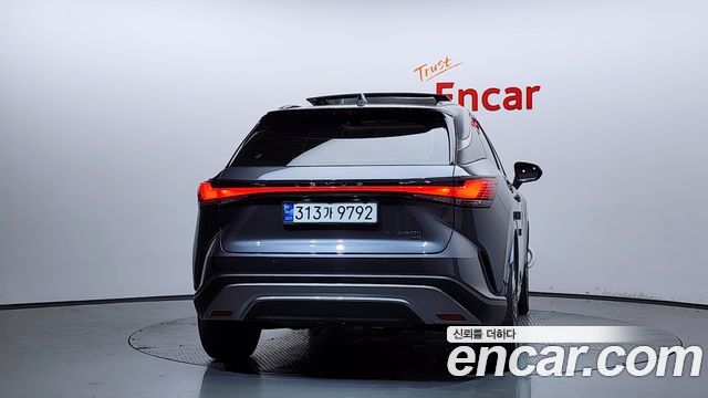 Lexus RX 5-го поколения Luxury - фото 3