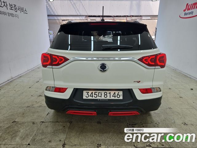 SsangYong Korando Gasoline 1.5 2WD R-Plus - фото 3