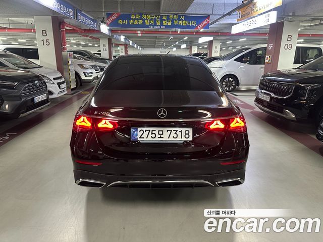 Mercedes-Benz E-Class W214 E200 AMG Line - фото 3