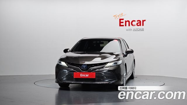 Toyota Camry XV70 2.5 XLE Hybrid - фото 2
