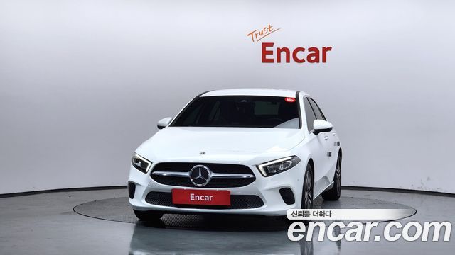 Mercedes-Benz A-Class W177 A220 Sedan - фото 2