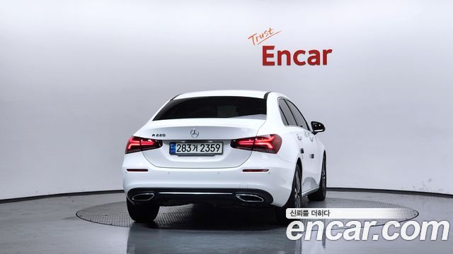 Mercedes-Benz A-Class W177 A220 Sedan - фото 3