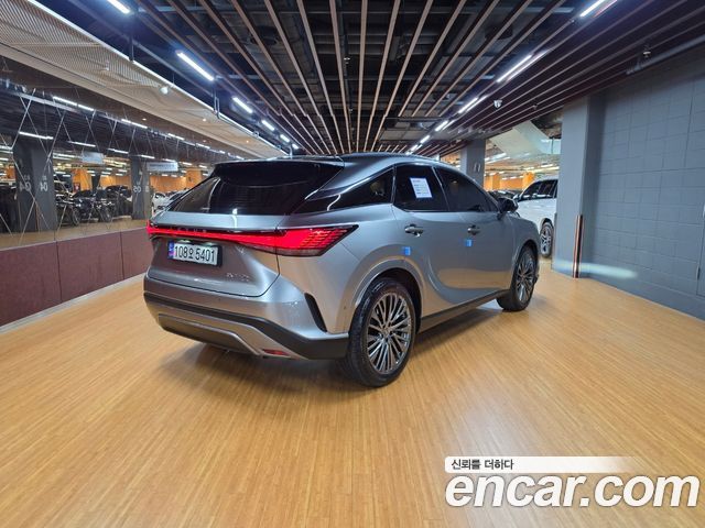Lexus RX 5-го поколения Luxury - фото 1