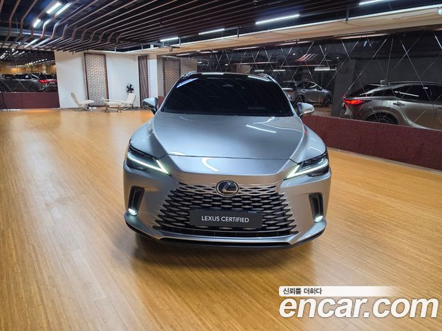 Lexus RX 5-го поколения Luxury - фото 2