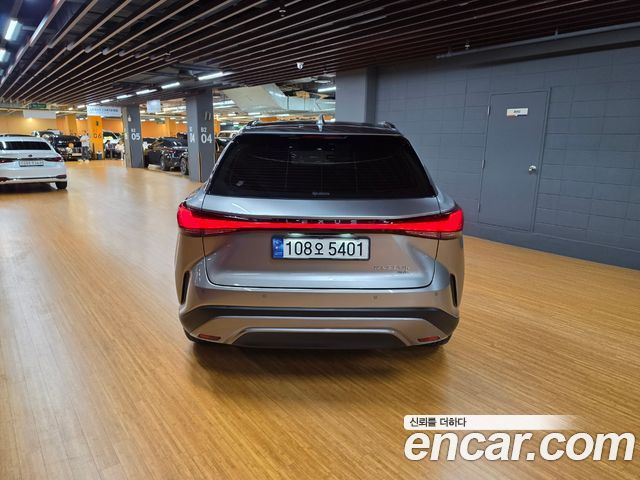 Lexus RX 5-го поколения Luxury - фото 3