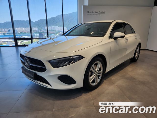 Mercedes-Benz A-Class W177 A220 Hatchback - фото 0
