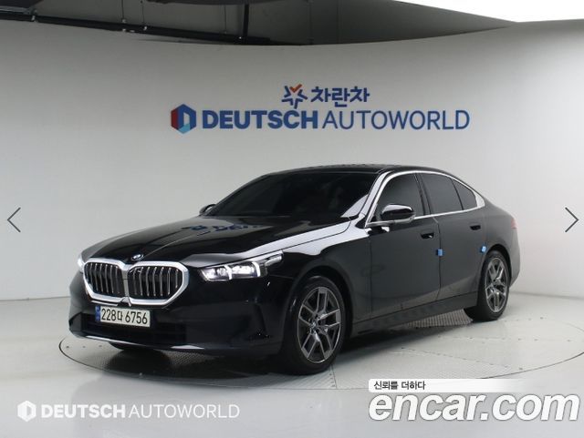 BMW 5-Series G60 530i xDrive - фото 0