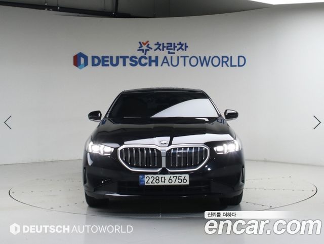 BMW 5-Series G60 530i xDrive - фото 2