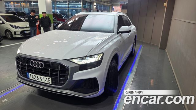 Audi Q8 45 TDI Quattro Premium - фото 2