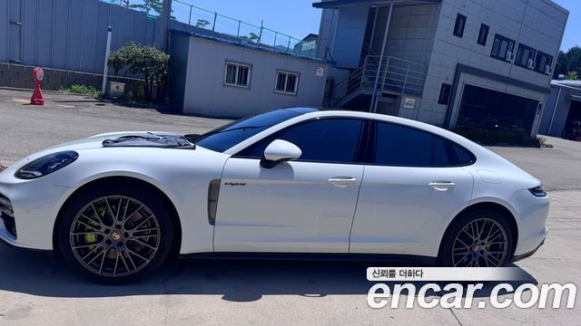 Porsche Panamera 2.9 AWD E-Hybrid Platinum Edition - фото 3