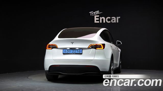 Tesla Model Y RWD - фото 3