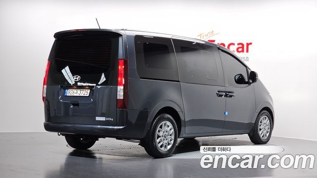 Hyundai Staria Cargo 5-Seater Modern - фото 1