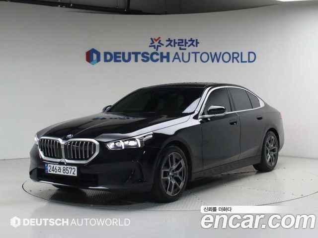 BMW 5-Series G60 520i - фото 0