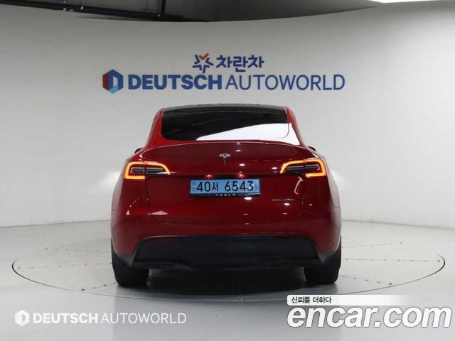 Tesla Model Y Long Range AWD - фото 3
