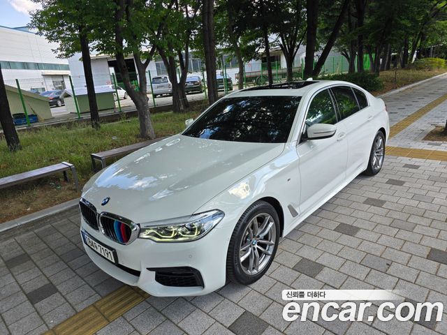 BMW 5-Series G30 520i M Sport - фото 0