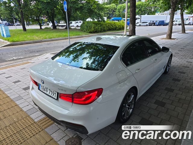 BMW 5-Series G30 520i M Sport - фото 2