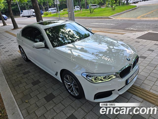 BMW 5-Series G30 520i M Sport - фото 3