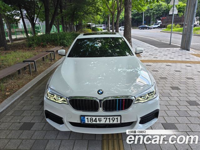 BMW 5-Series G30 520i M Sport - фото 4