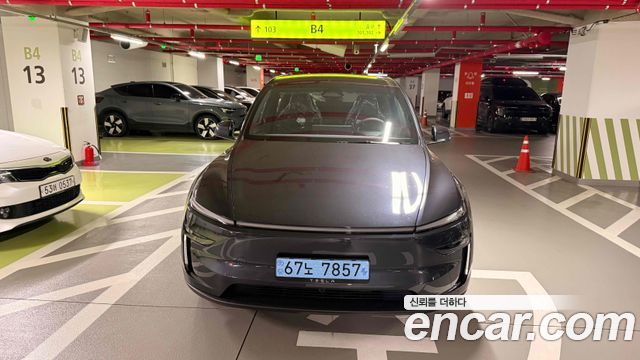 Tesla Model Y L Long Range AWD - фото 2