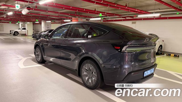Tesla Model Y L Long Range AWD - фото 4
