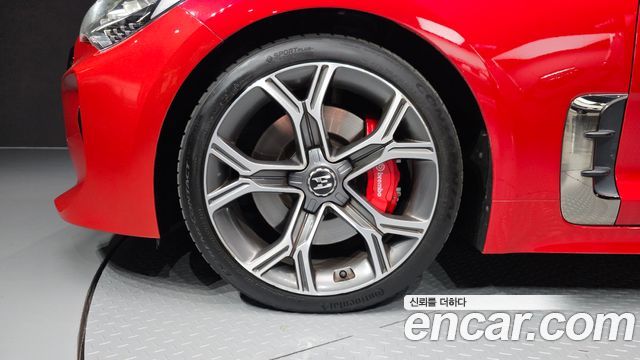 Kia Stinger 2.0 Turbo 2WD Platinum - фото 4