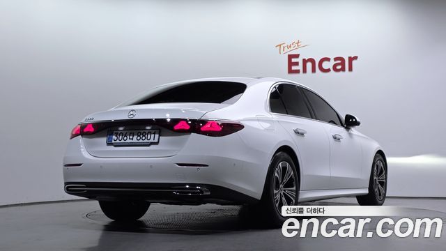 Mercedes-Benz E-Class W214 E200 Avantgarde - фото 1