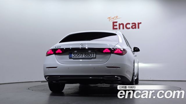 Mercedes-Benz E-Class W214 E200 Avantgarde - фото 3