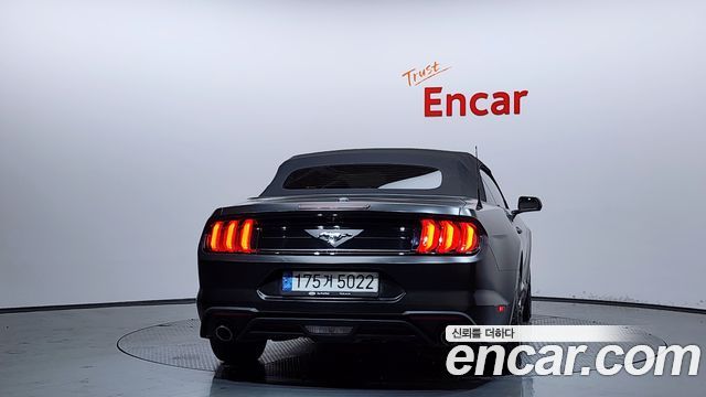 Ford Mustang Convertible - фото 3