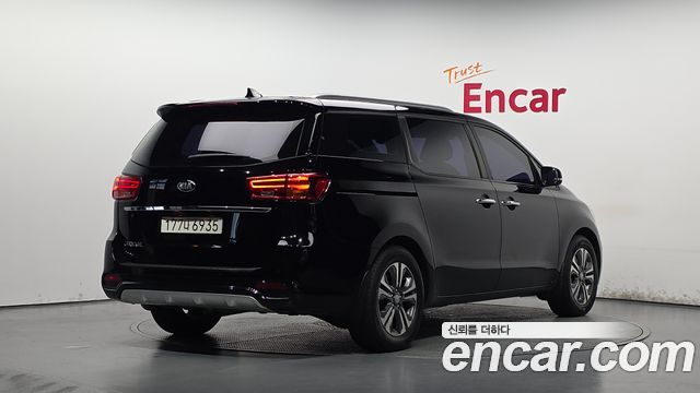 Kia Carnival Новый 9-Seater Luxury - фото 1