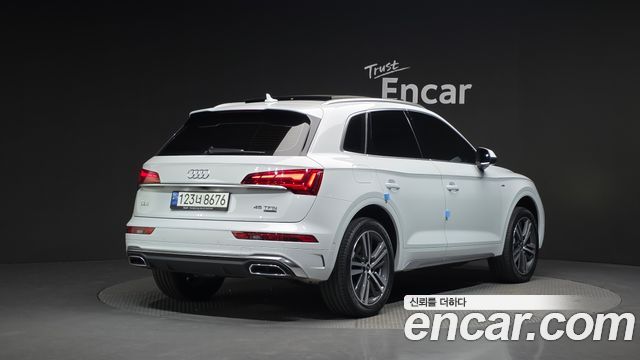 Audi Q5 FY 45 TFSI Quattro Premium - фото 1